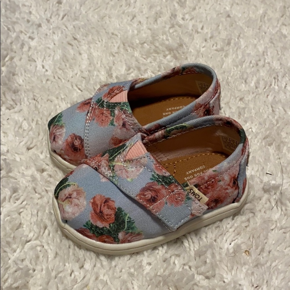 Like New baby girl floral Toms size 4
